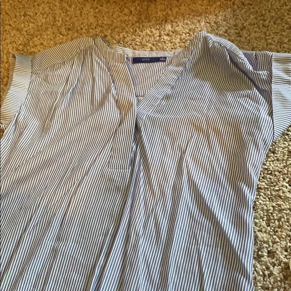 Apt. 9 Tops - Professional stripe blouse